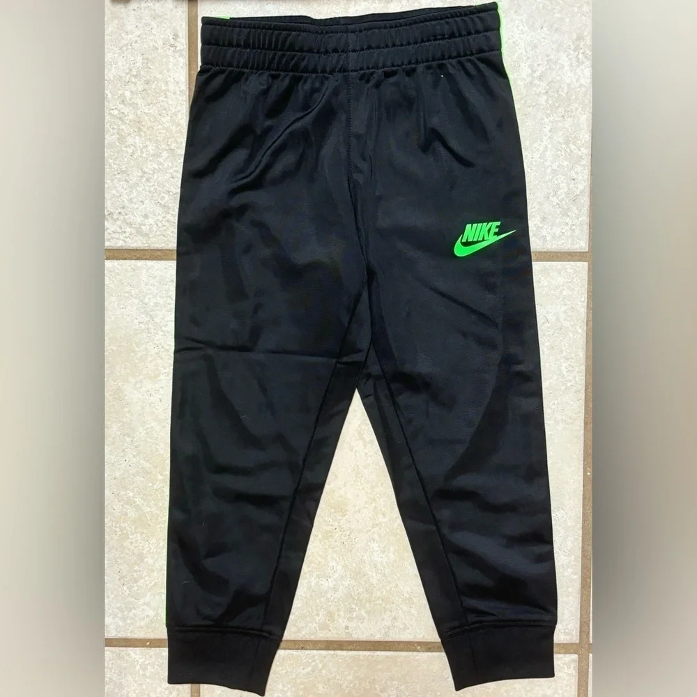 Nike Kids 2-Piece Dri-Fit Zip Jacket and Pull On Pants Set Sz 4